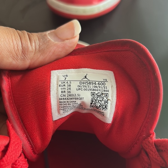 Michael air Jordan size 7 boys shoe slightly worn will take offers - Picture 3 of 4